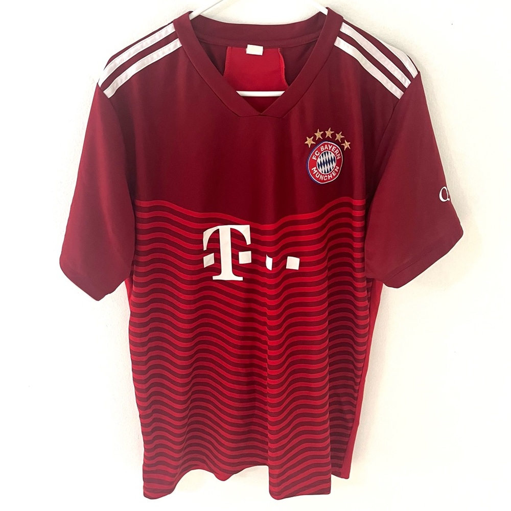 Unbranded FC Bayern Munchen 2021-22 Home Jersey/Kit, Size: XL